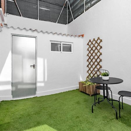 Cozy 2 Bedroom Apartment With Patio Madrid Exterior foto