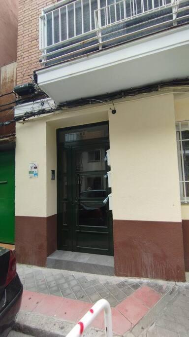 Cozy 2 Bedroom Apartment With Patio Madrid Exterior foto