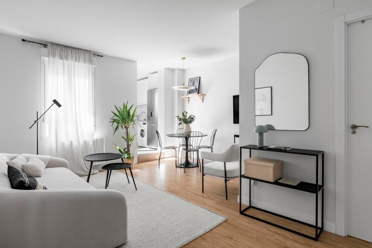 Cozy 2 Bedroom Apartment With Patio Madrid Exterior foto